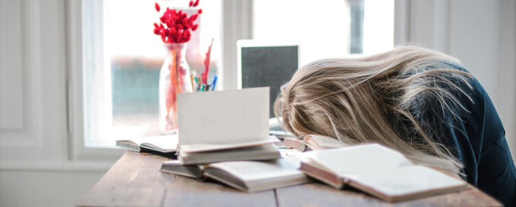 Moe en uitgeblust? Krijg meer energie door te aarden